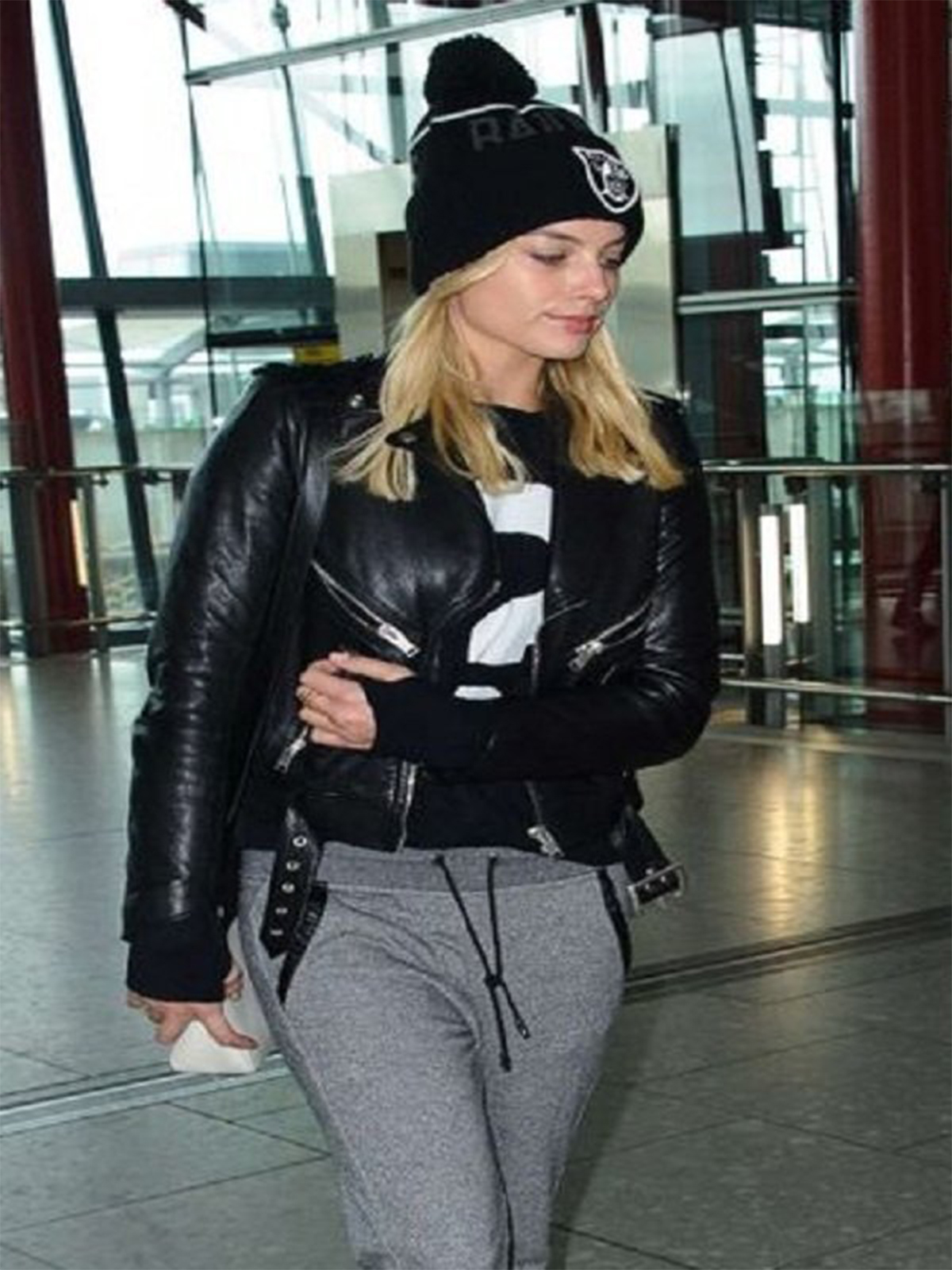 Margot robbie leather on sale jacket